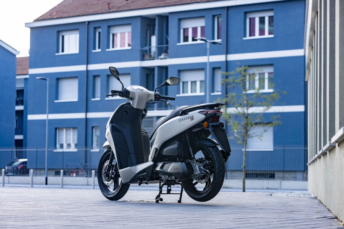 UM Motorcycles lancia lo scooter 125 Wynwood